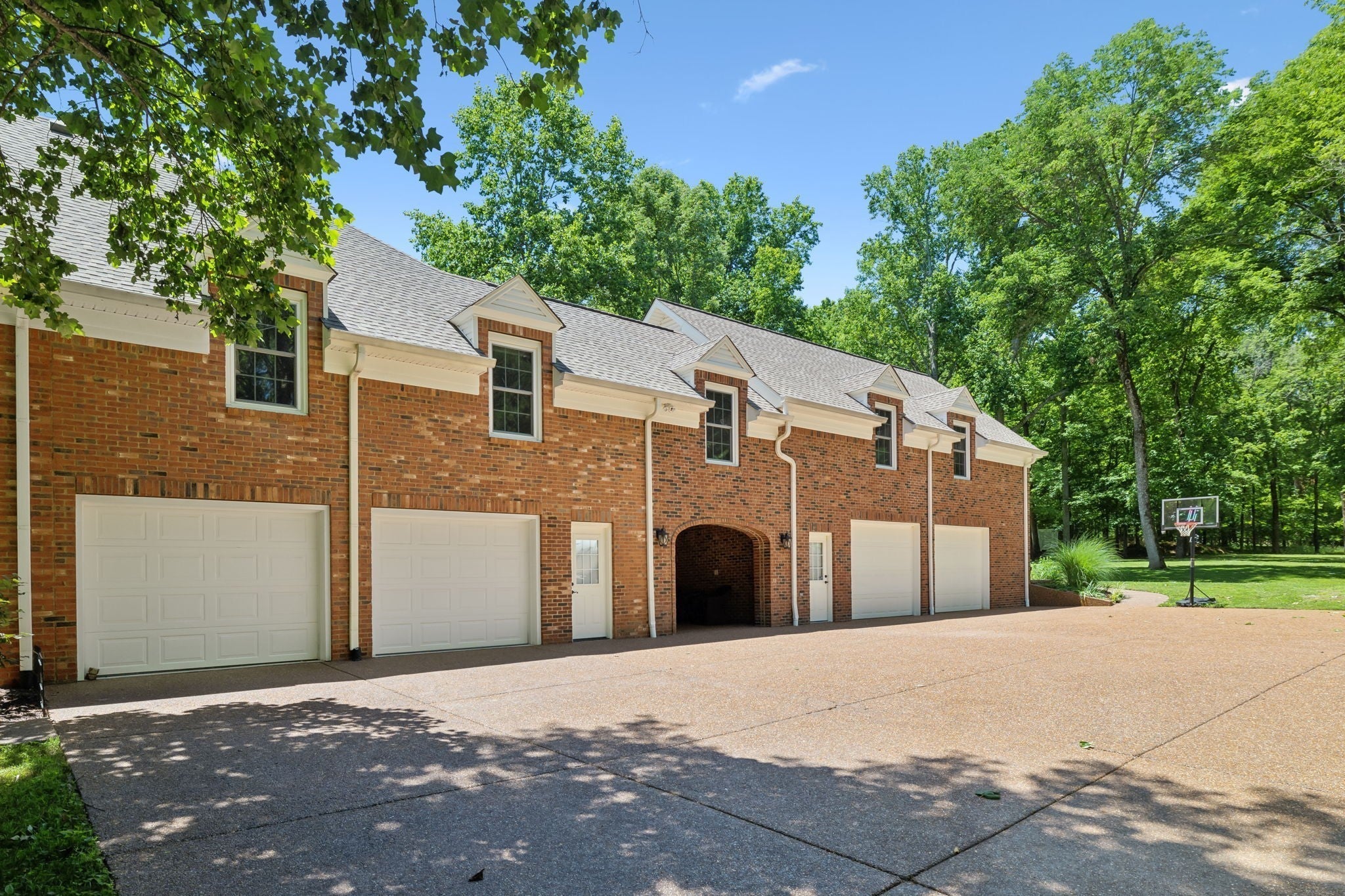 3208 Thoroughbred Dr, Hermitage TN 37076 4-bed home, photo 4 of 60