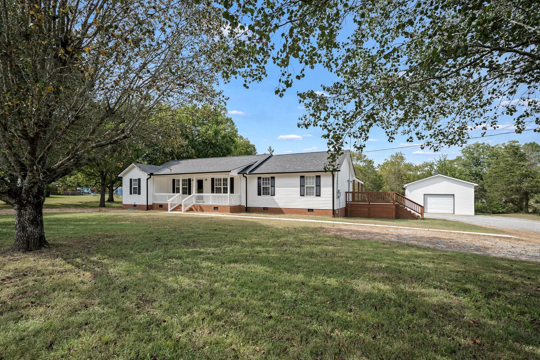 120 Whiteside Ln