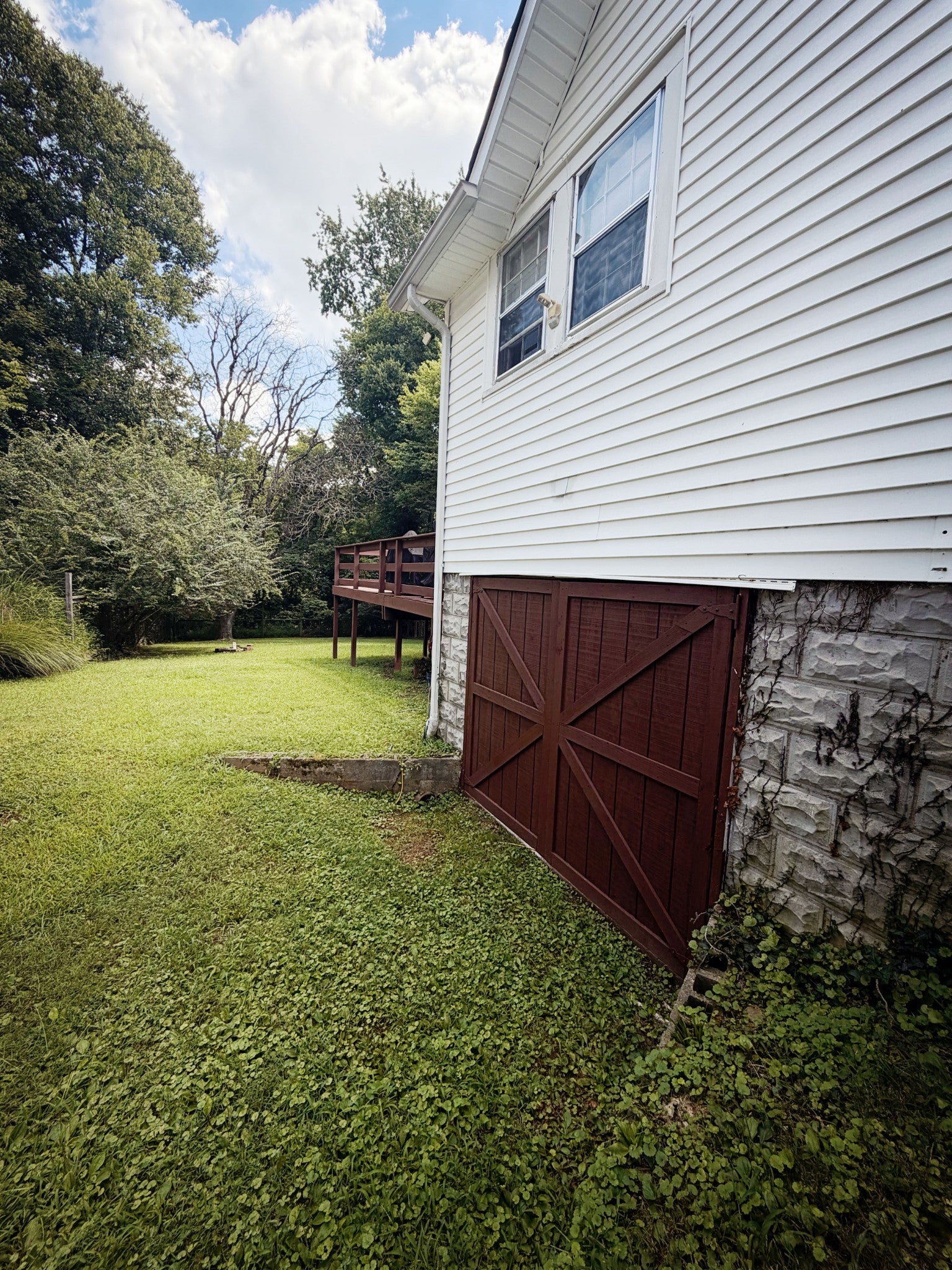 825 Gracey Ave
