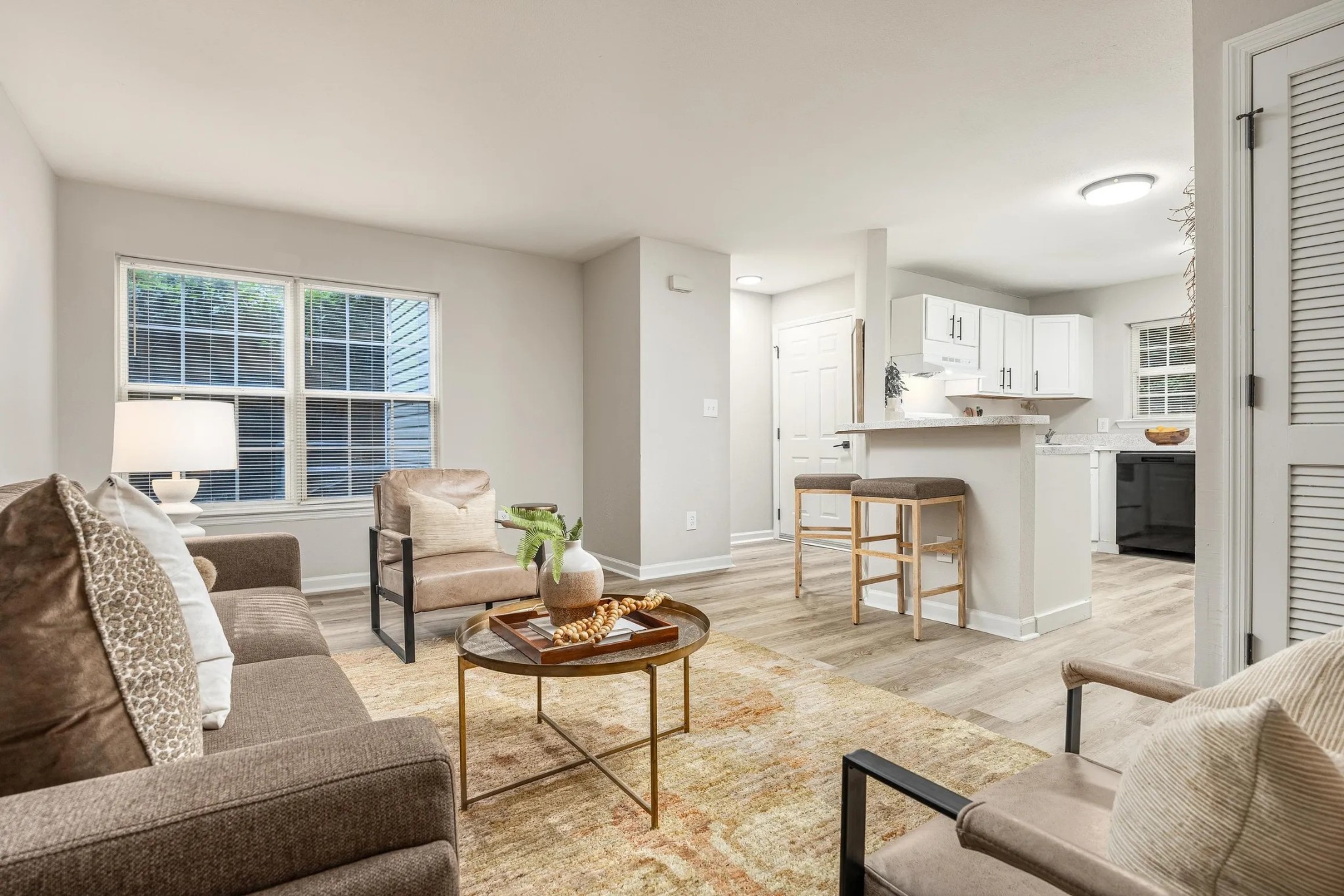 1400 N Chamberlain Ave 1