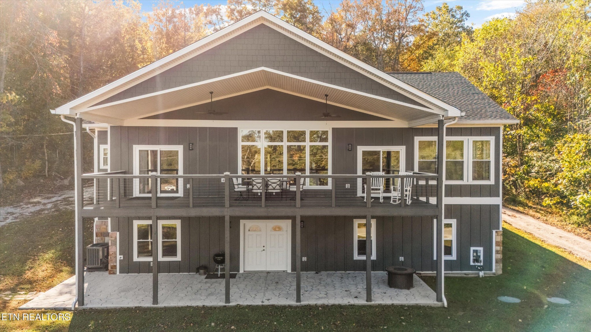 620 E Norris Point Rd