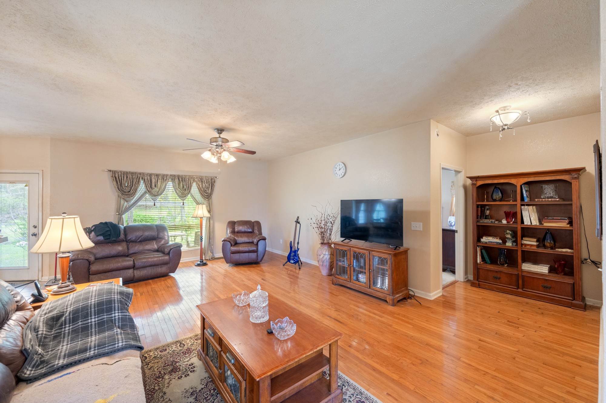 292 Eastern Shores Dr