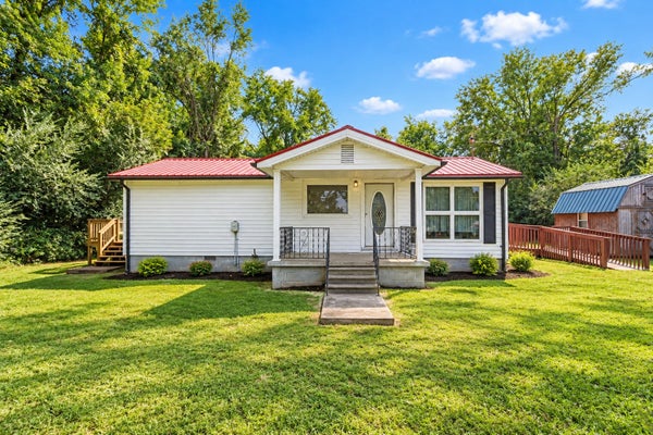 222 COLLEGE ST, BURNS, TN 37029 - Image a96f4e89beab29ae803fd4eac8b3d79c/3640514231