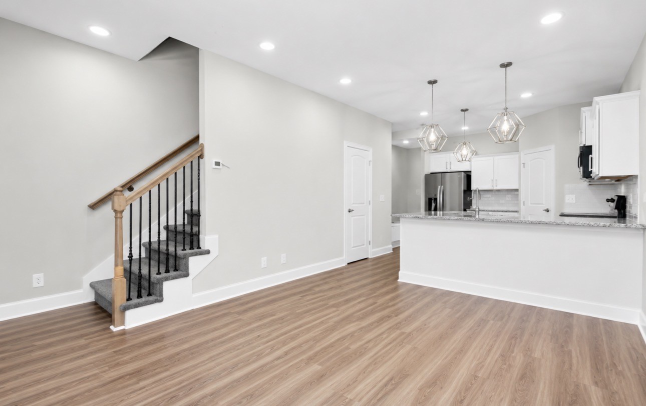212 Drayton Dr E