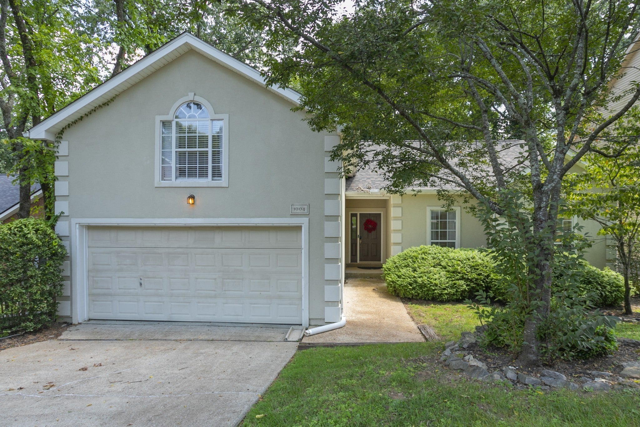 3.0-bed rental at 1004 Elmshade Ln