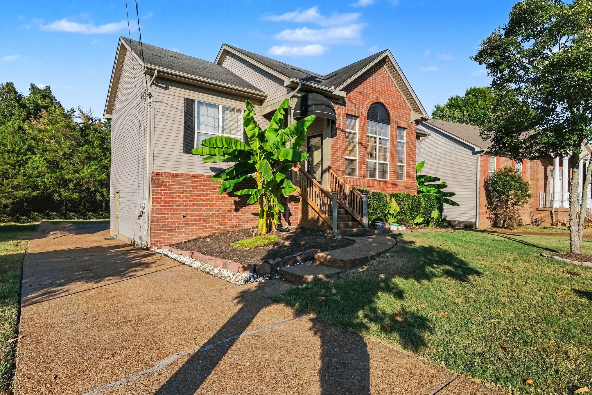 3-bed home for sale in Antioch, TN 37013, 3777 Seasons Dr 3777 Seasons Dr, Antioch TN 37013 3-bed home, photo 2 of 32