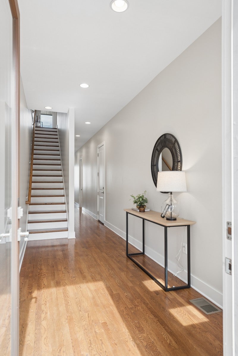 410A 33rd Ave N