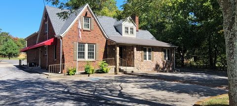 2416 Memorial Blvd Springfield TN 37172