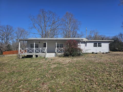 1209 Johnson St Burns TN 37029