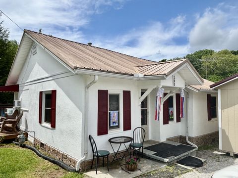 205 W Harp St Manchester TN 37355