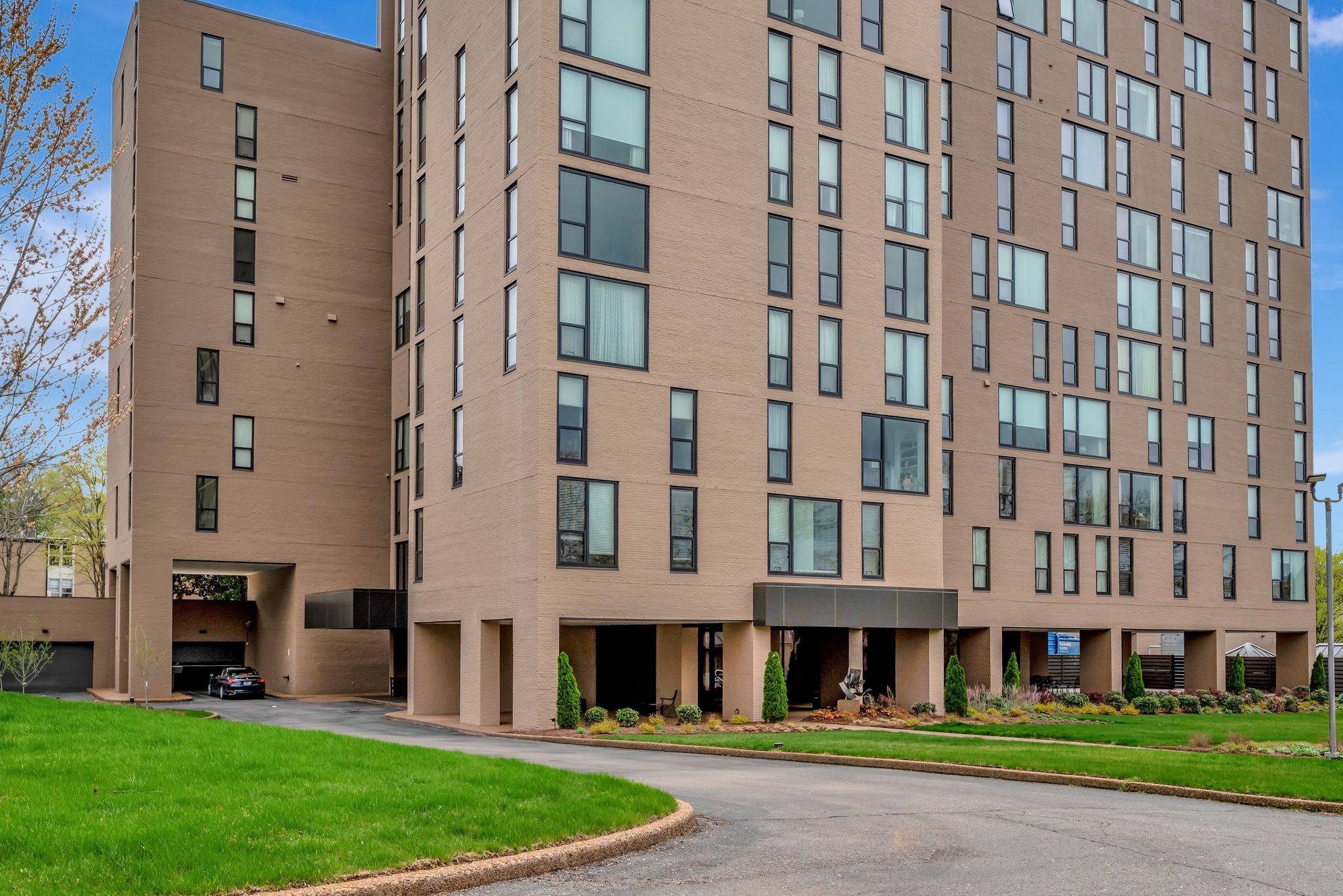 3901 West End Ave 403