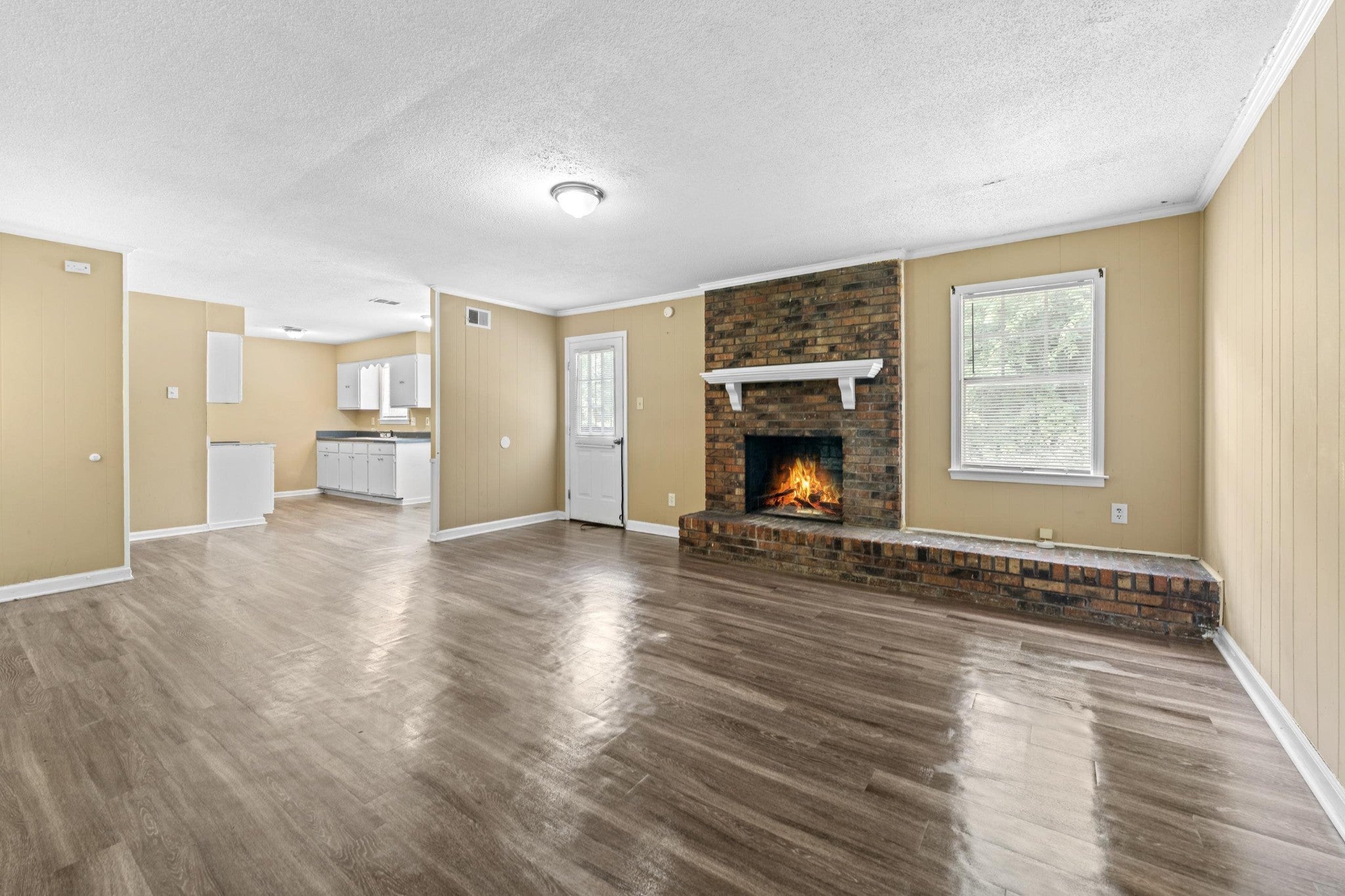 3873 KERSTON DR