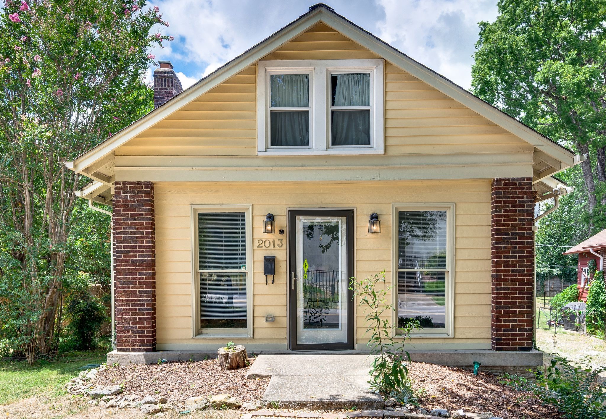 Nashville, Tennessee 37212, United States, 3 Bedrooms Bedrooms, ,2 BathroomsBathrooms,Residential,Active,183015