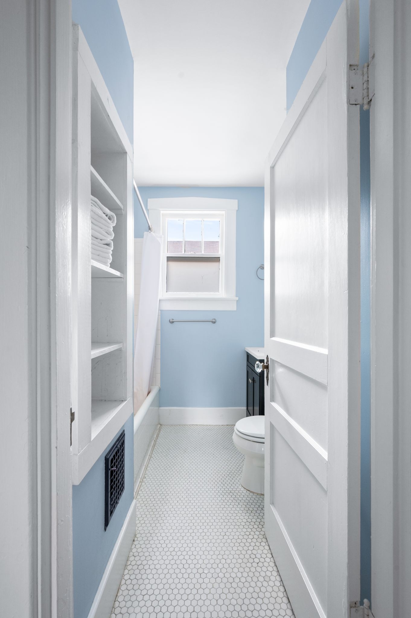 Nashville, Tennessee 37212, United States, 3 Bedrooms Bedrooms, ,2 BathroomsBathrooms,Residential,Active,183015