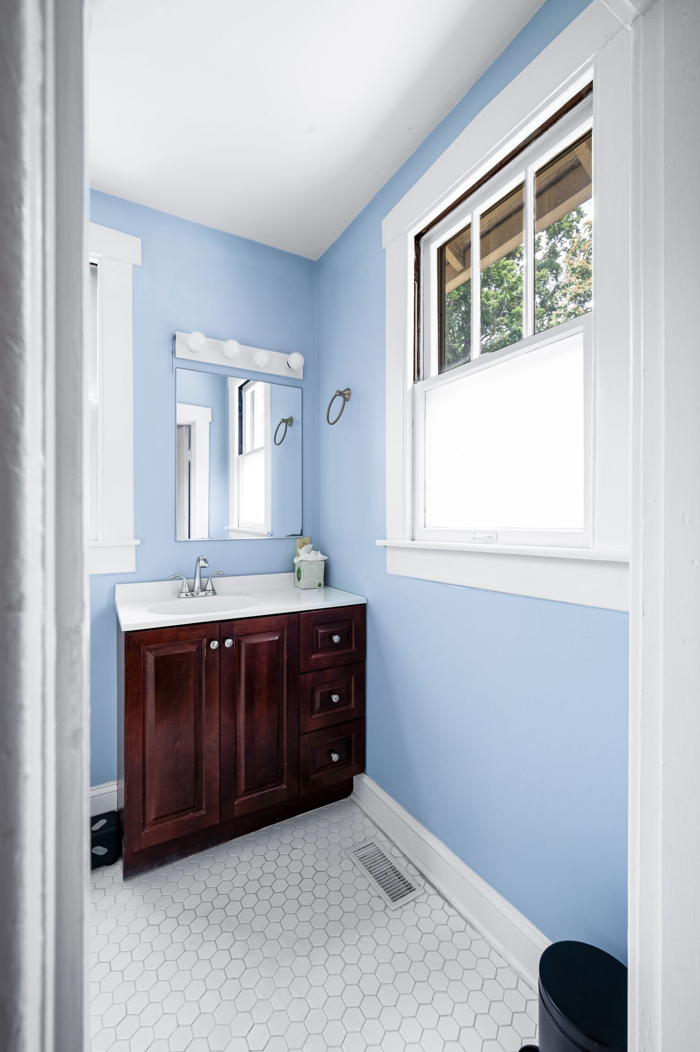 Nashville, Tennessee 37212, United States, 3 Bedrooms Bedrooms, ,2 BathroomsBathrooms,Residential,Active,183015