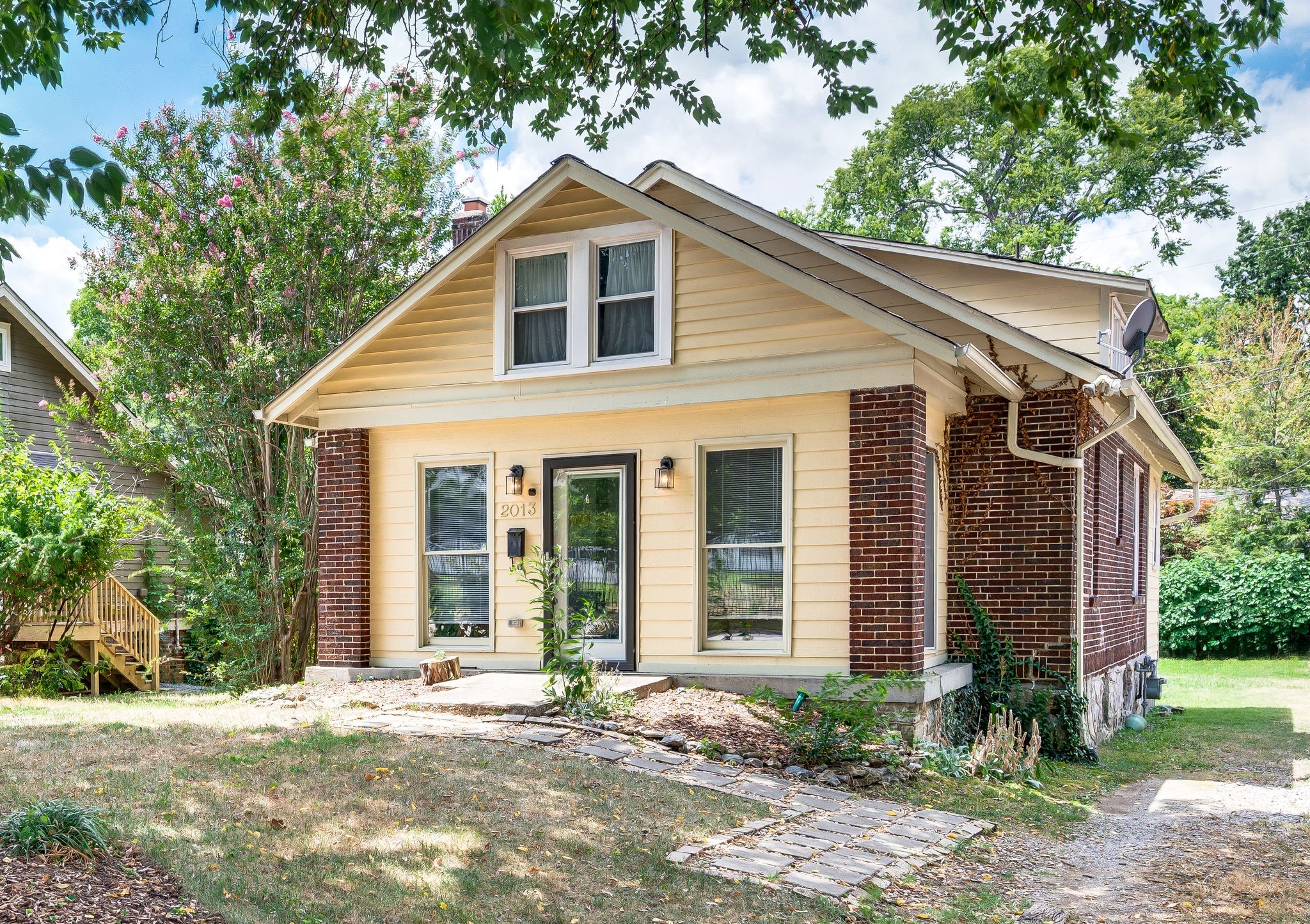 Nashville, Tennessee 37212, United States, 3 Bedrooms Bedrooms, ,2 BathroomsBathrooms,Residential,Active,183015