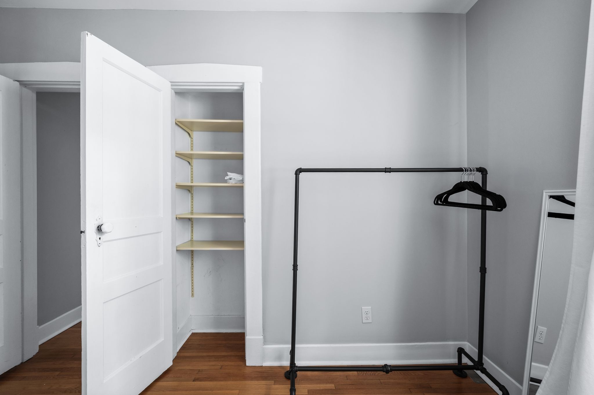 Nashville, Tennessee 37212, United States, 3 Bedrooms Bedrooms, ,2 BathroomsBathrooms,Residential,Active,183015