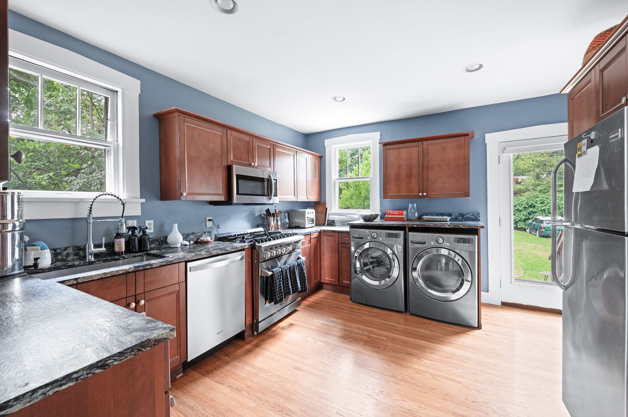 Nashville, Tennessee 37212, United States, 3 Bedrooms Bedrooms, ,2 BathroomsBathrooms,Residential,Active,183015