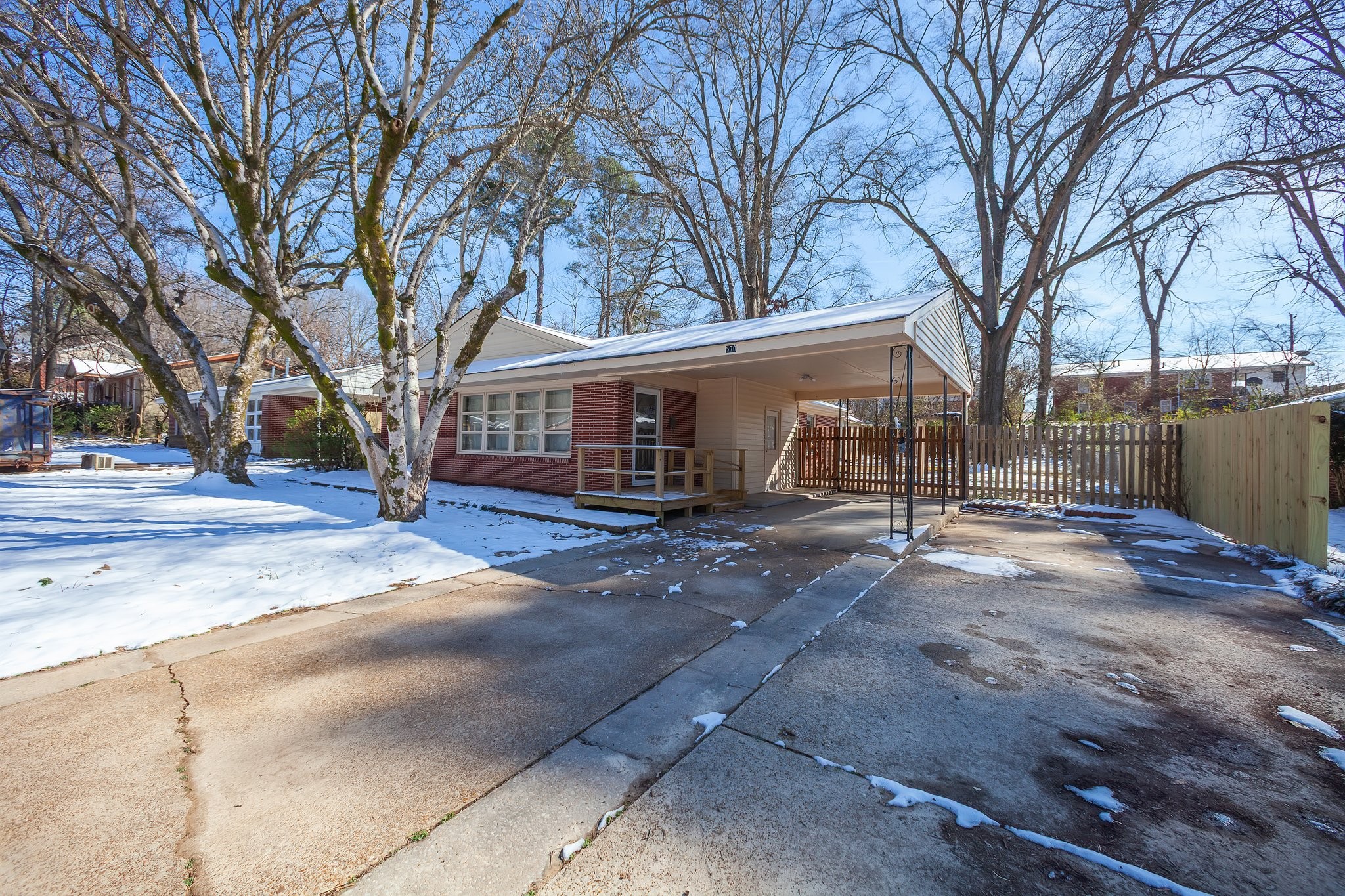 570 Westmoreland Pl