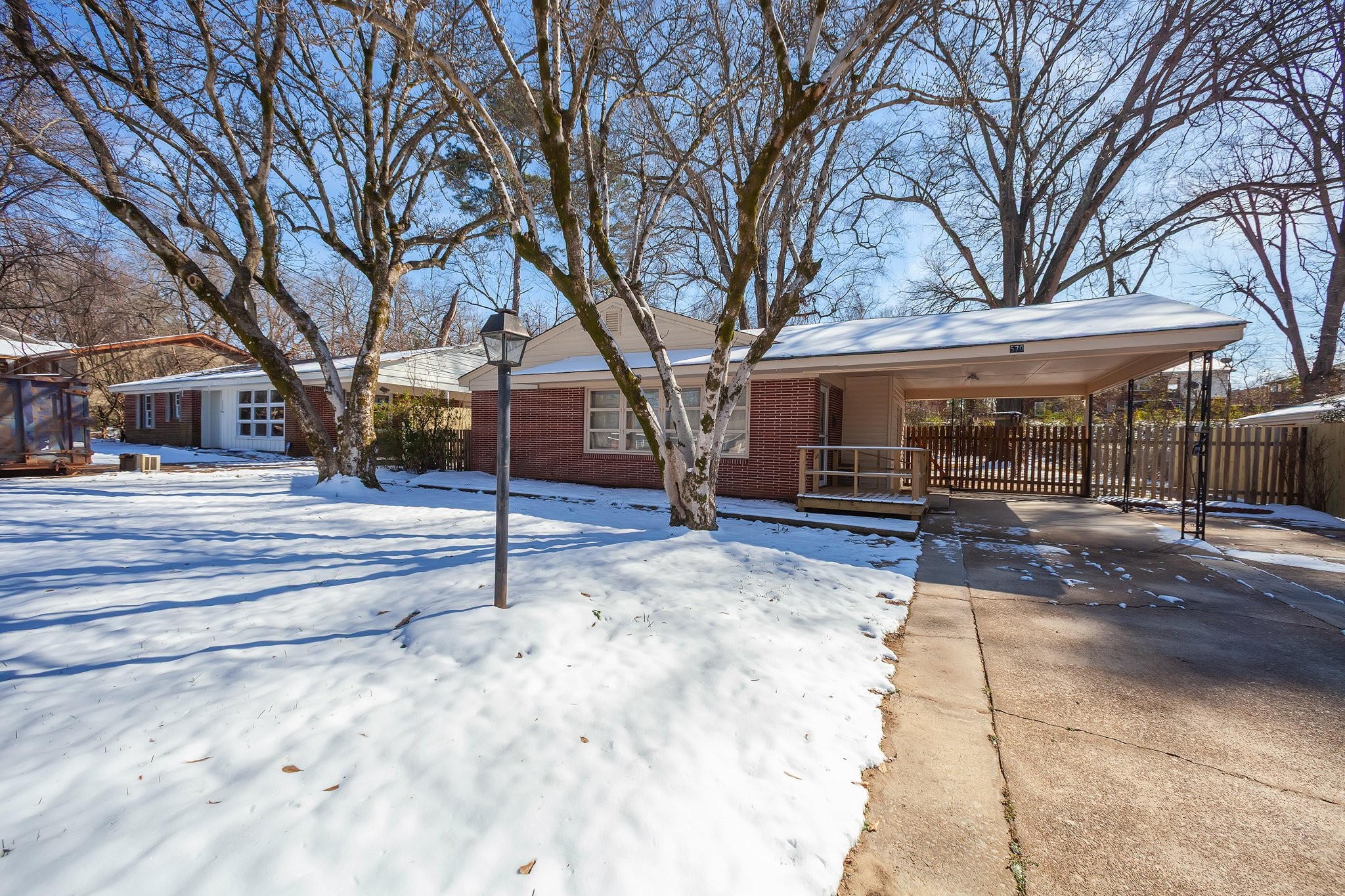 570 Westmoreland Pl