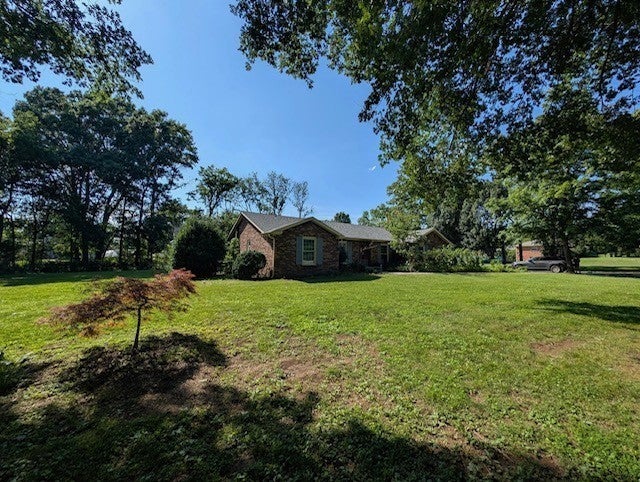 215 Williamsburg Cir