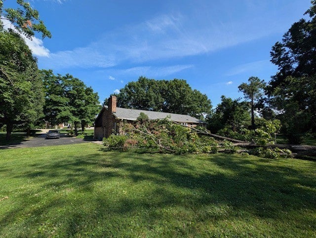 215 Williamsburg Cir