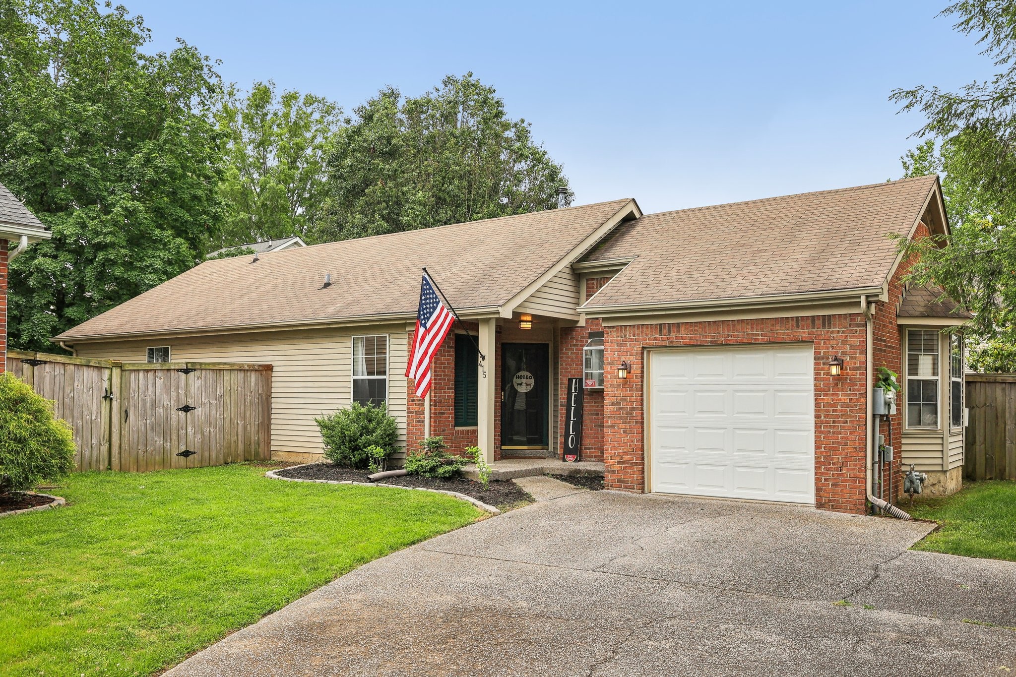 415 Newbary Ct