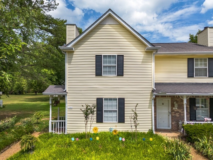 1244 Carriage Park Dr