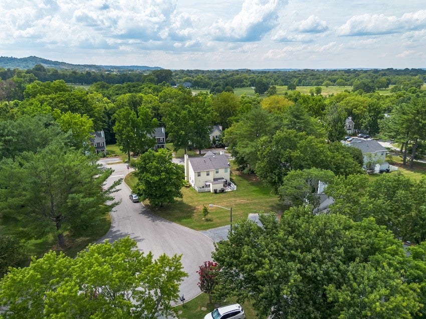1244 Carriage Park Dr