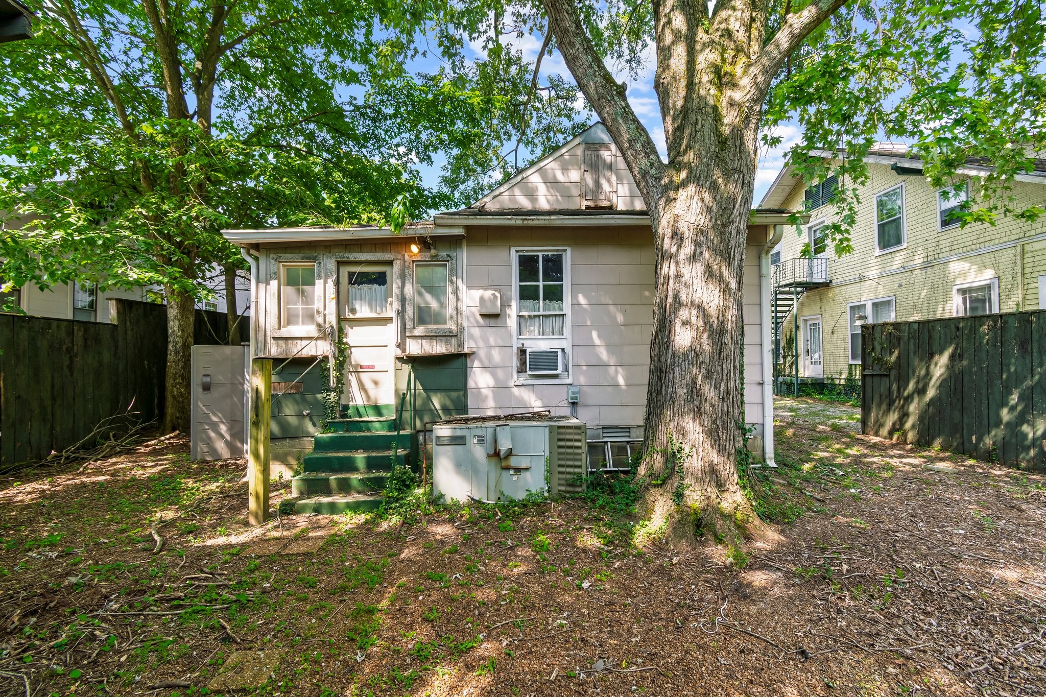 210 3rd Ave N