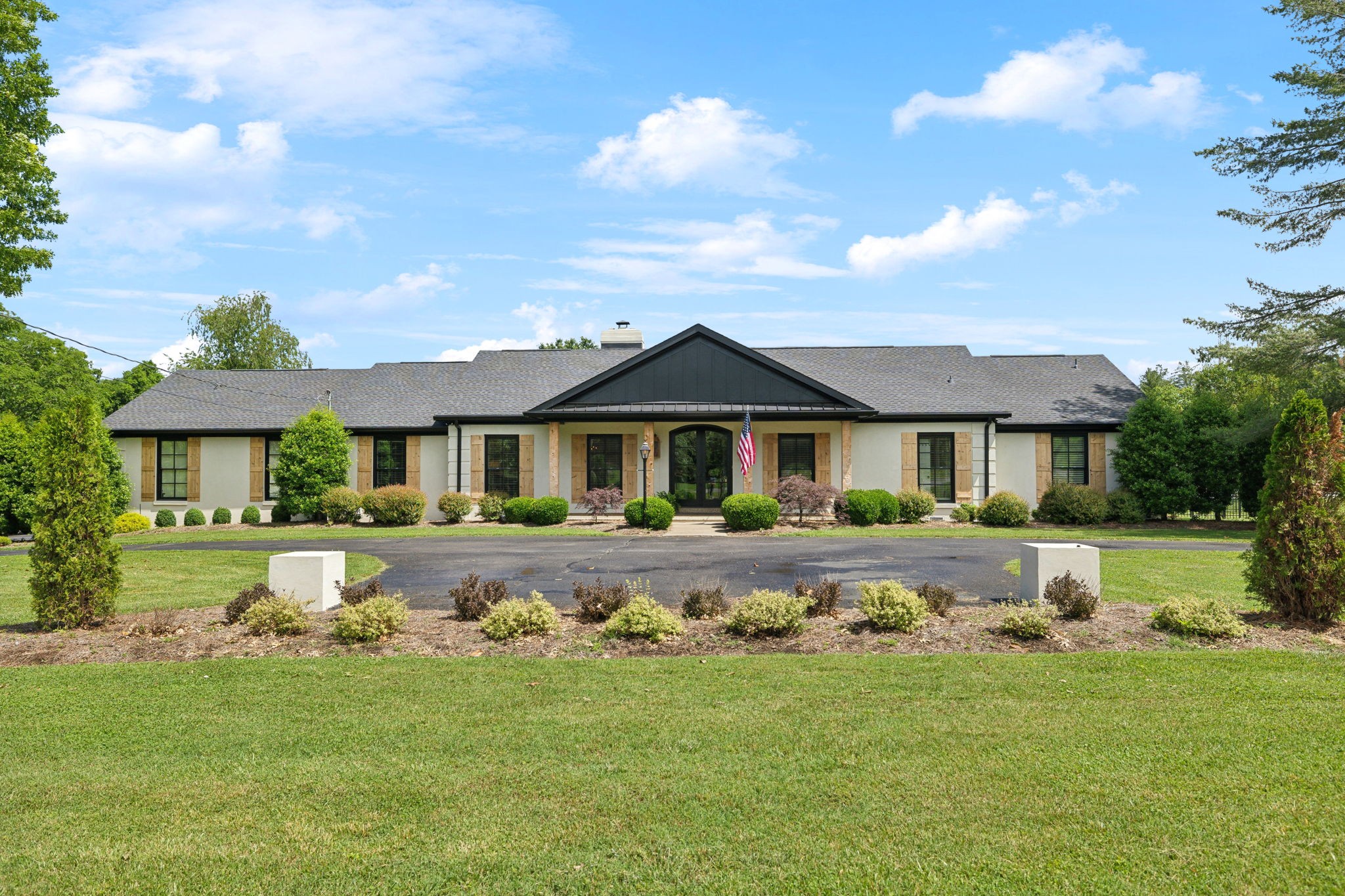 106 Steeplechase Ln