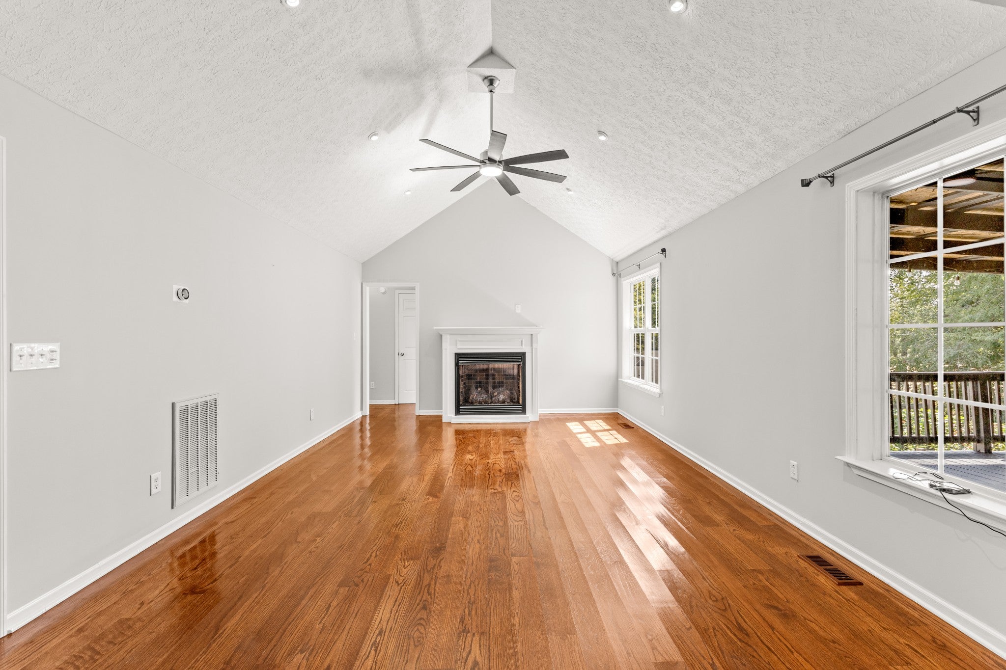 1198 W Grab Creek Rd