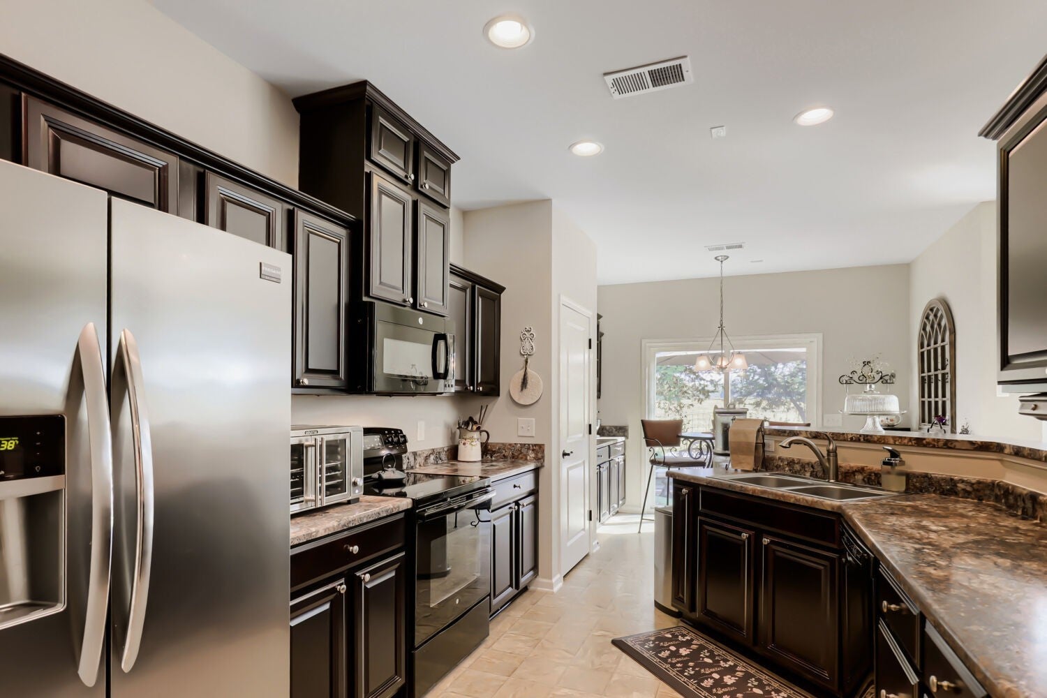 2432 Parkwood Dr