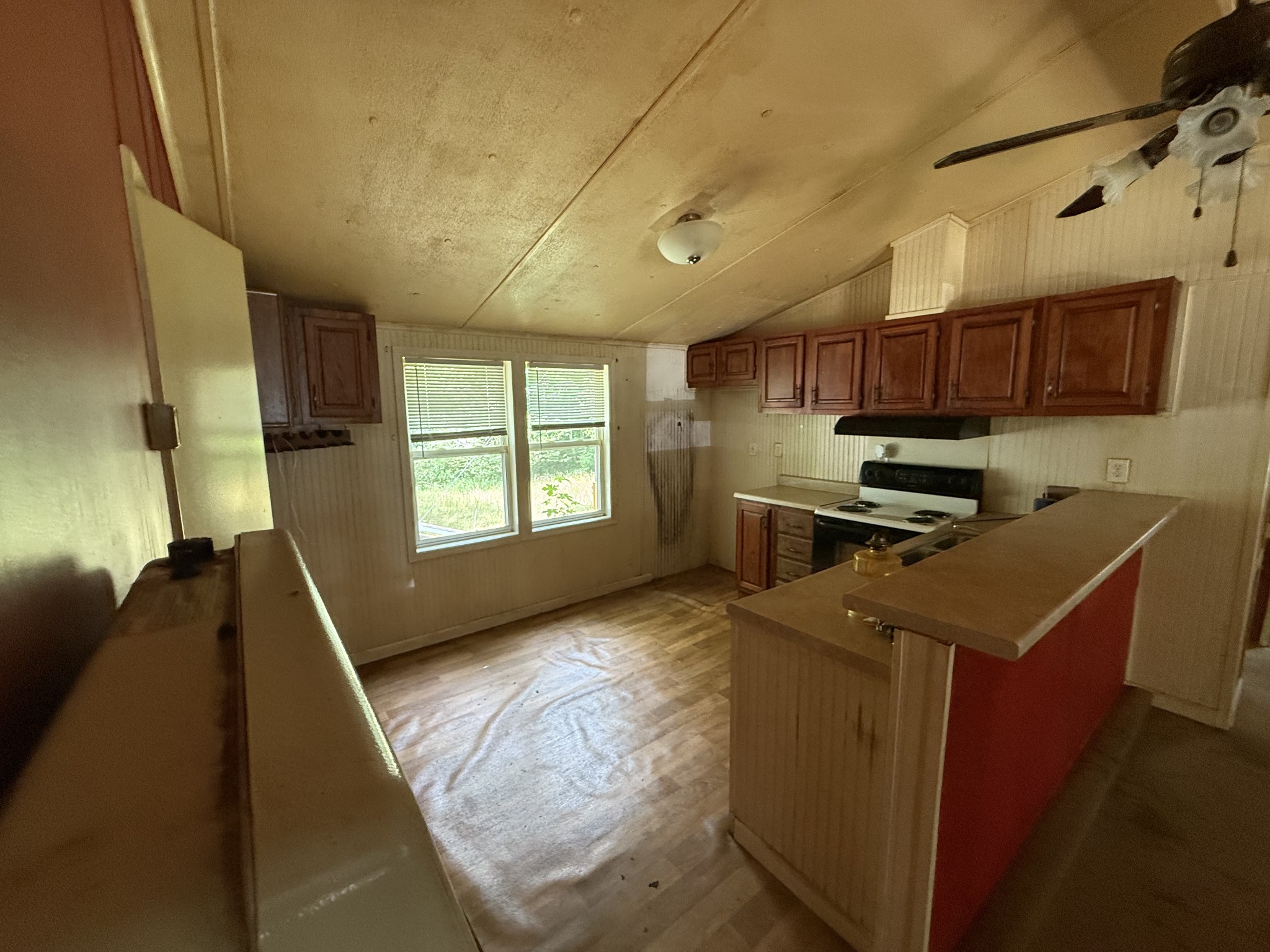 211 Pinetree Rd
