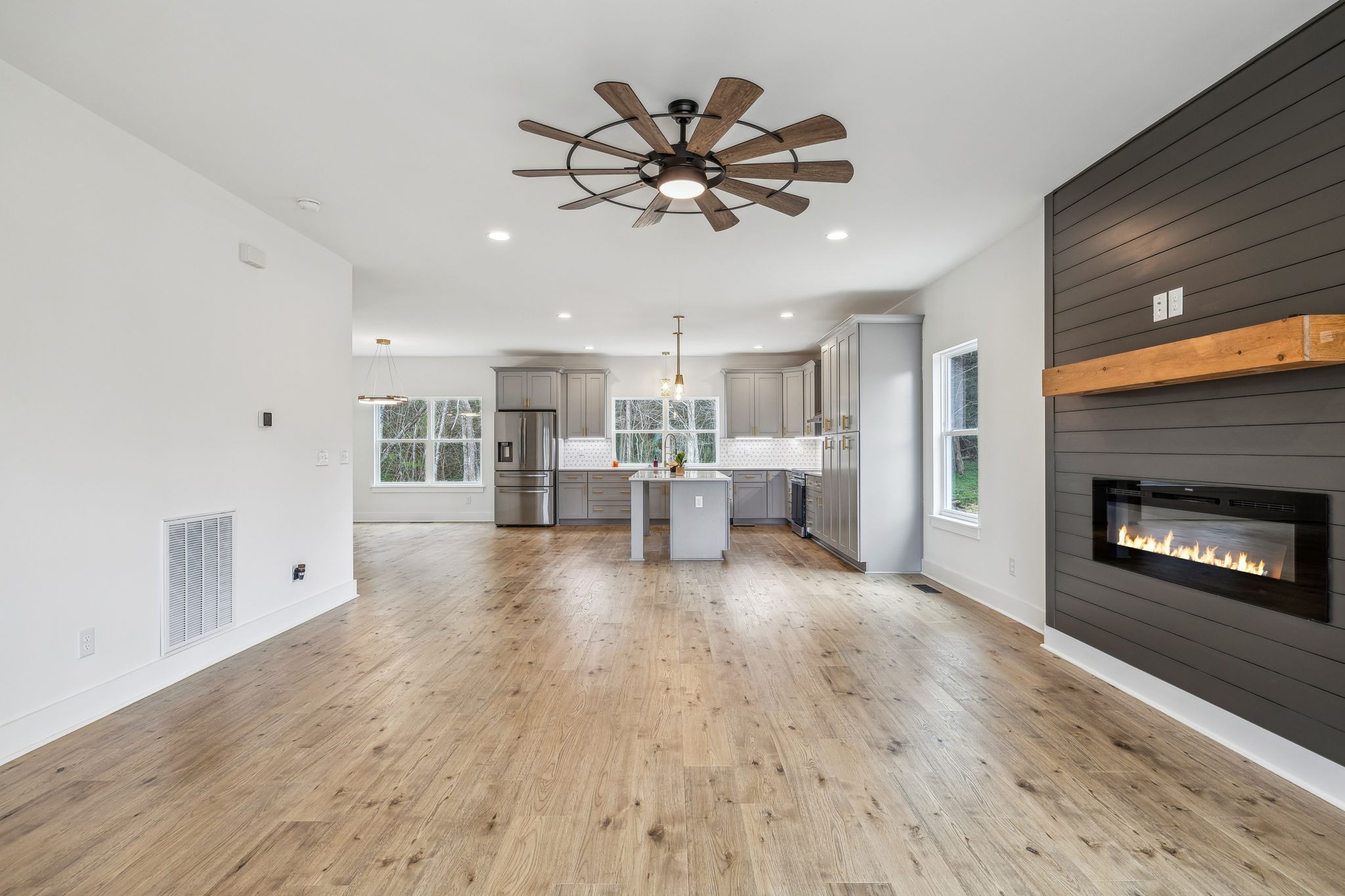 3544 W Jefferson Pike