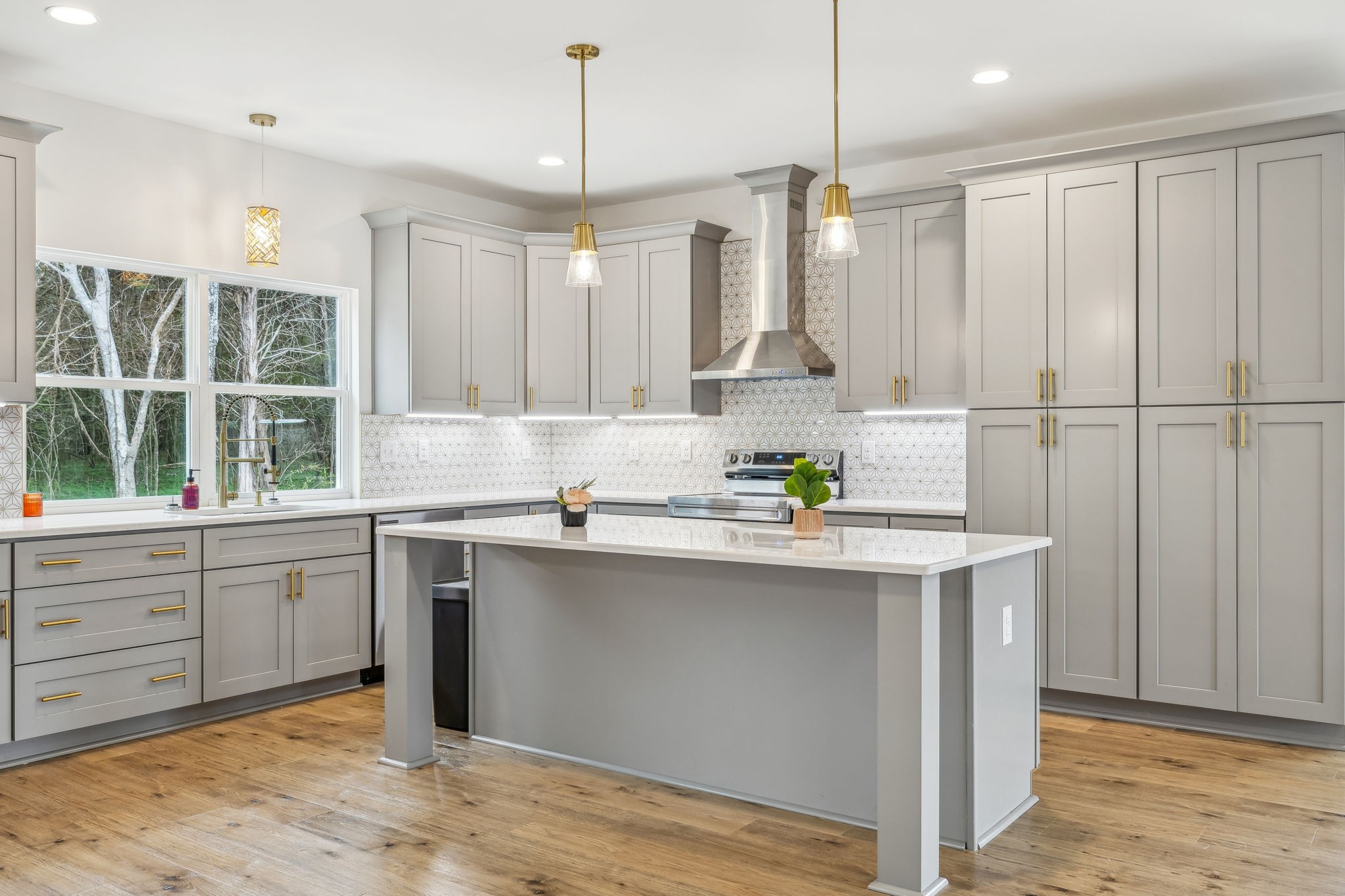 3544 W Jefferson Pike