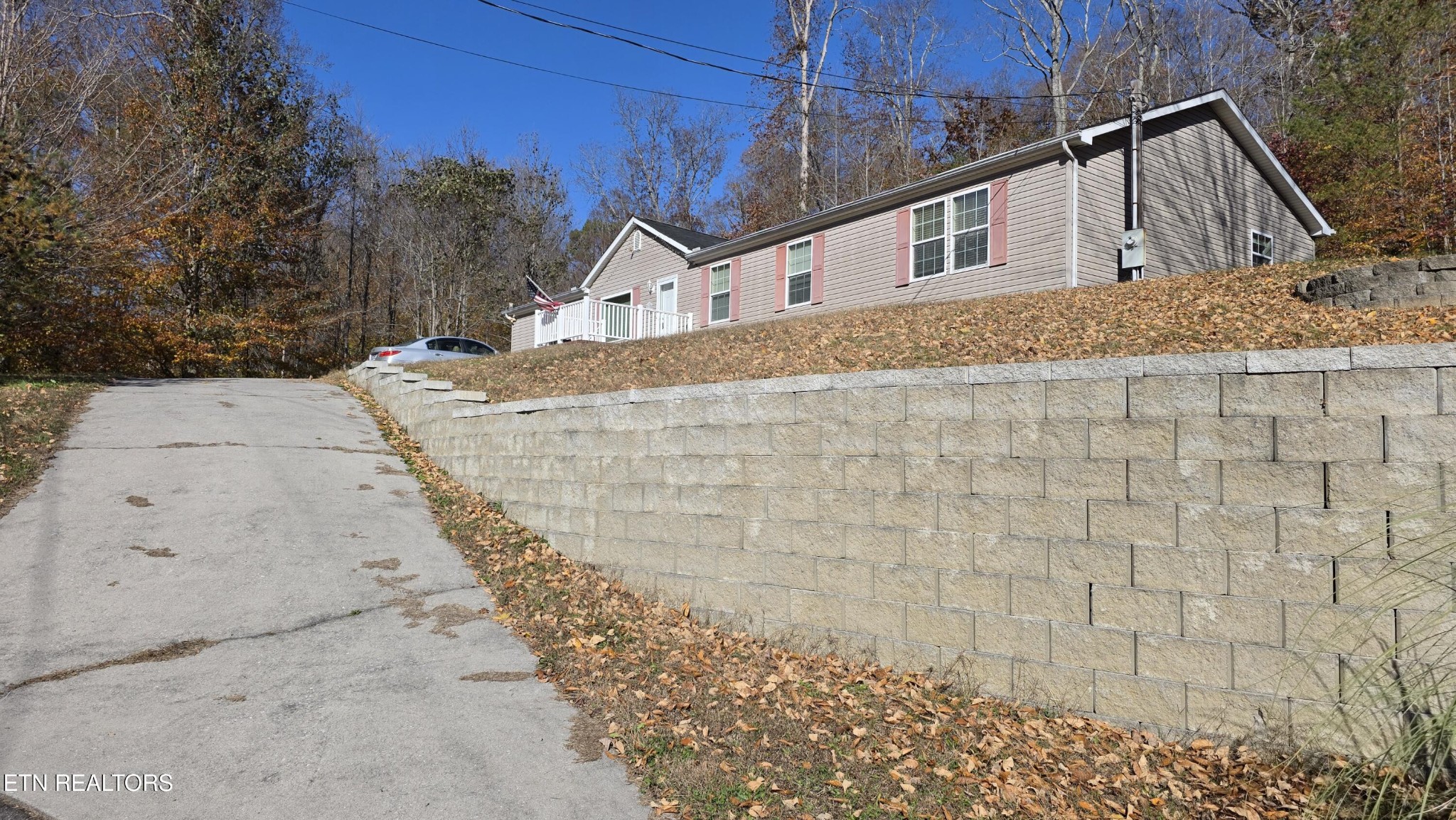 236 Loggers Lane