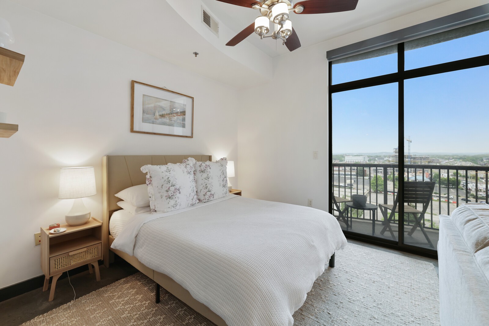 1510 Demonbreun St 906