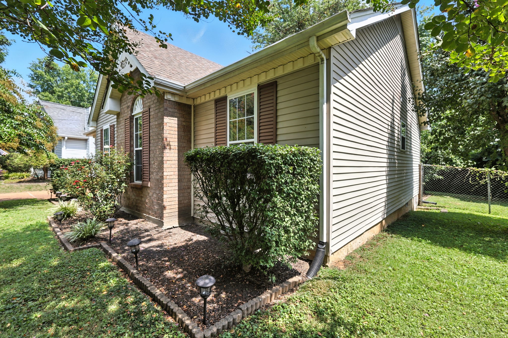 1121 Jacksons Valley Rd