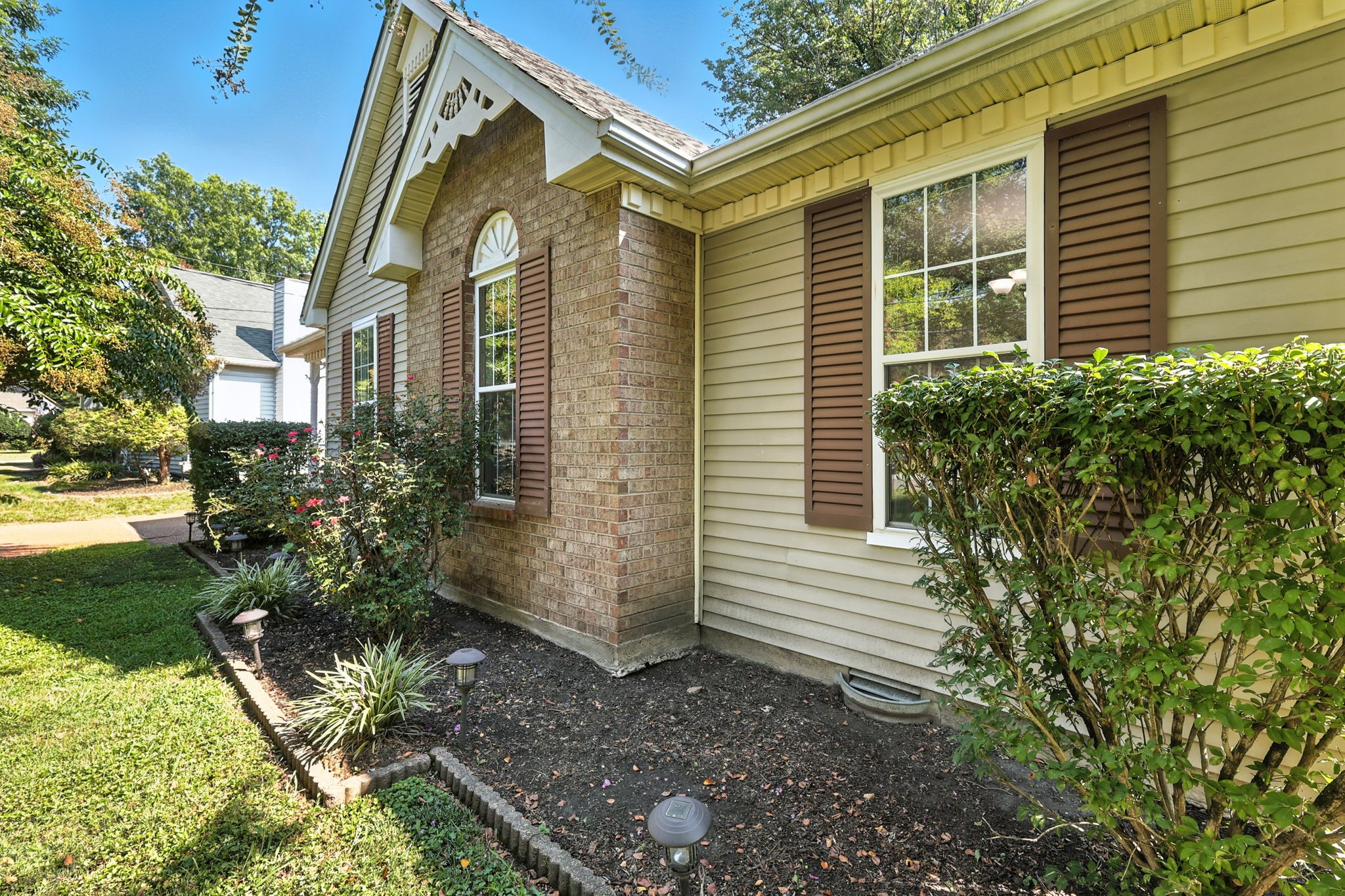 1121 Jacksons Valley Rd