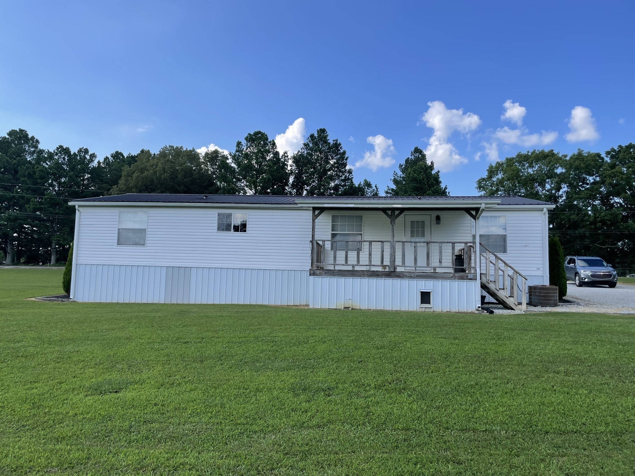 27 Dukes Park Rd