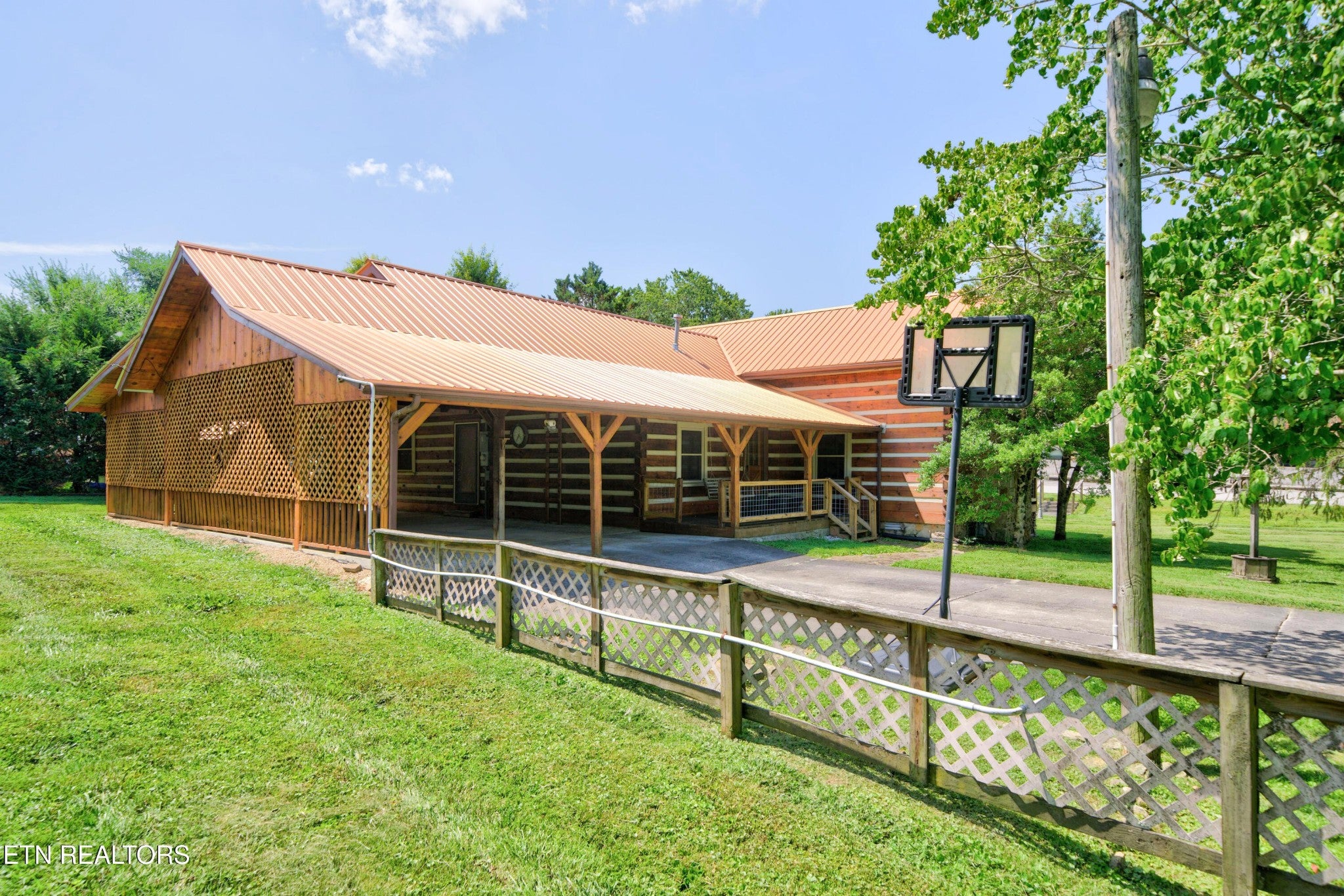 106 W Crawford Avenue