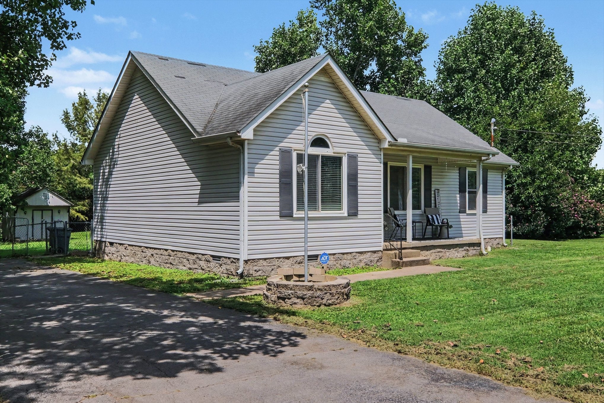 786 E Jefferson Pike