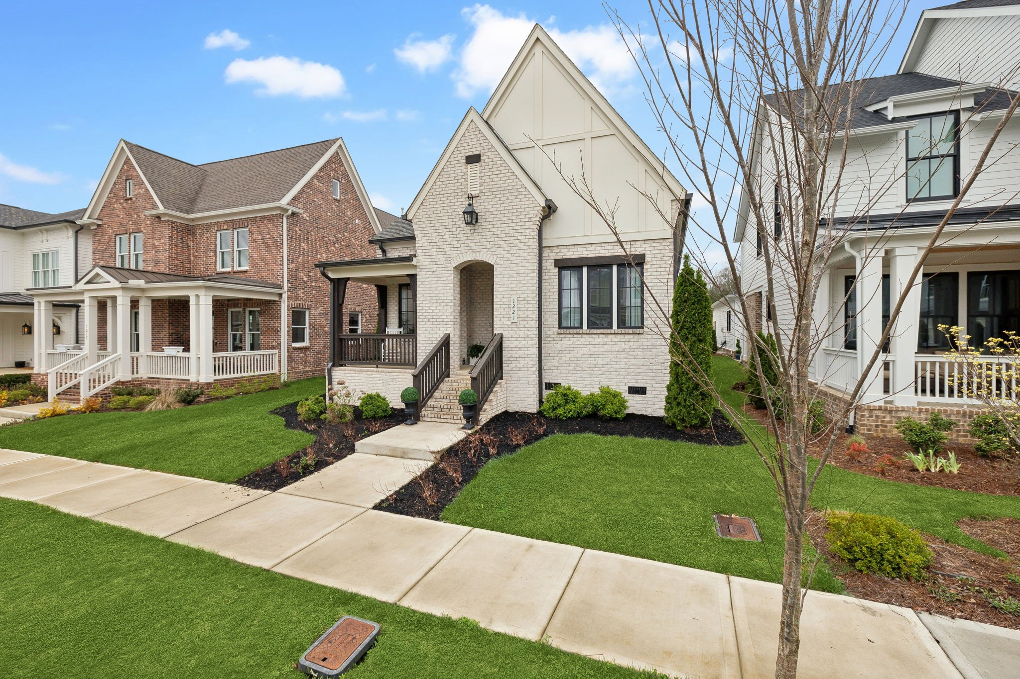 1221 Luckett Rd