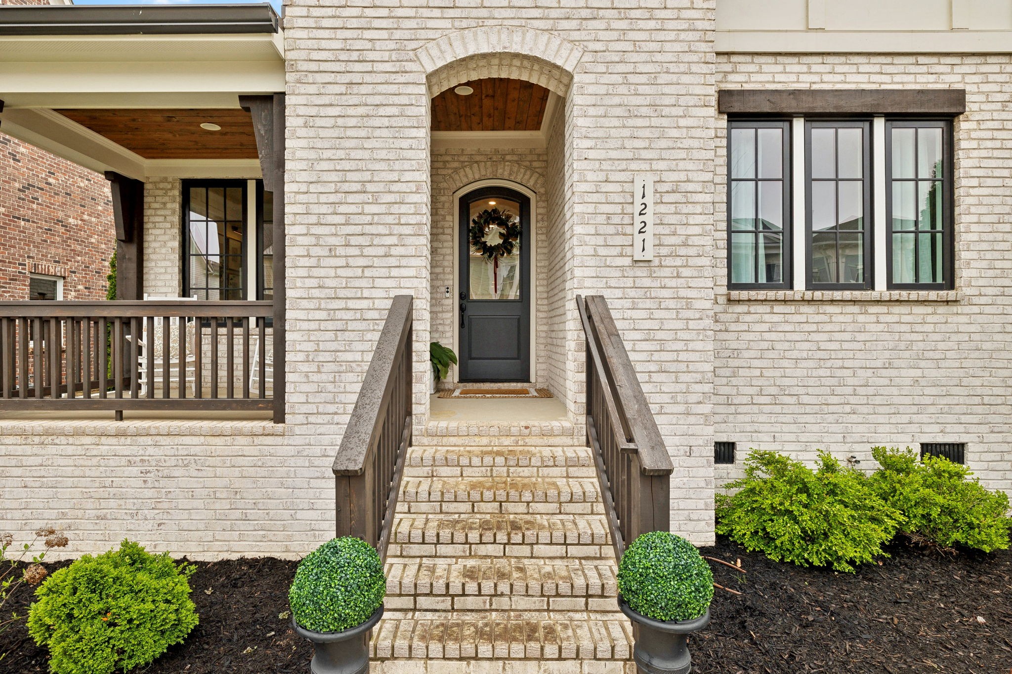 1221 Luckett Rd