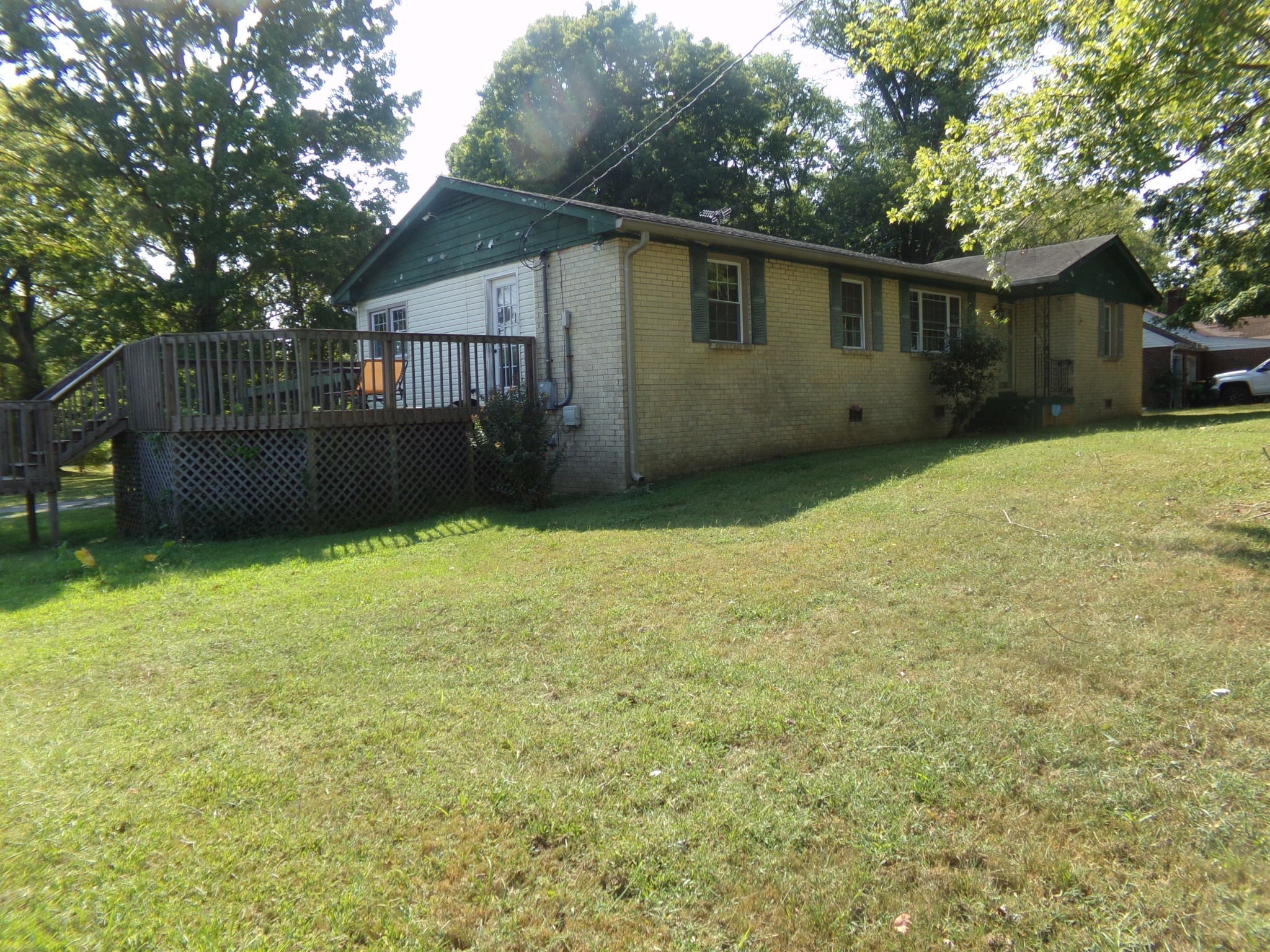 201 Woods Ave S