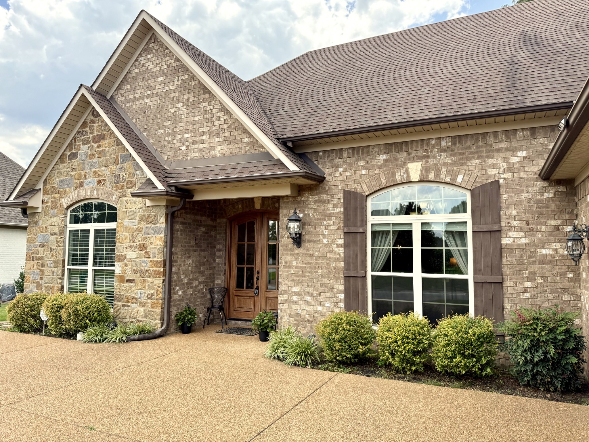 105 Flagstone Dr