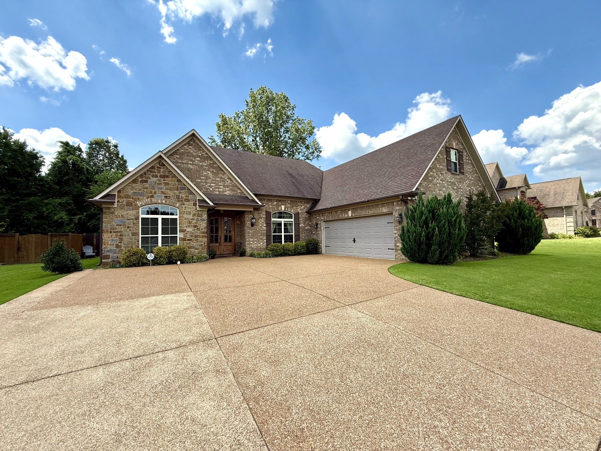 105 Flagstone Dr