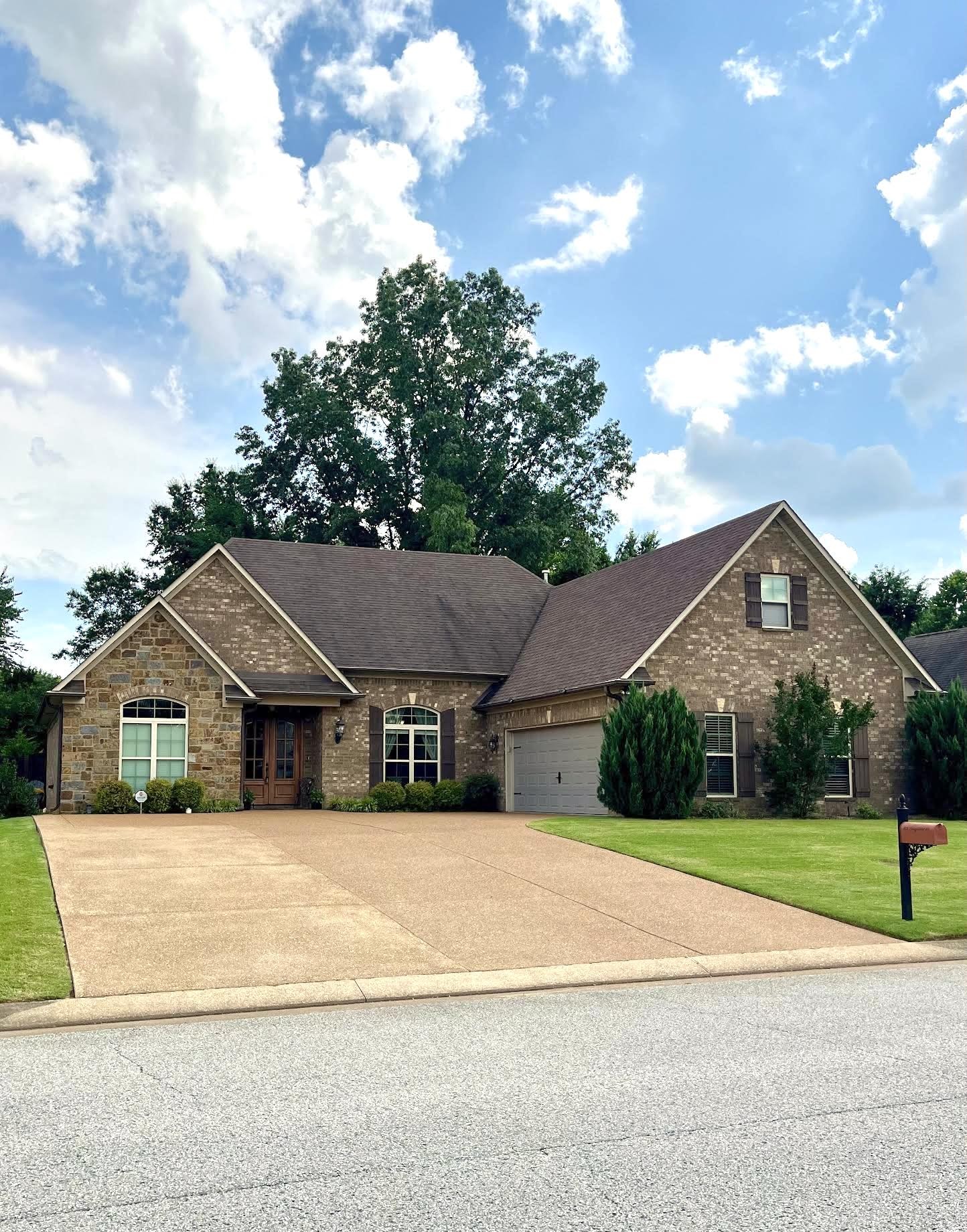 105 Flagstone Dr