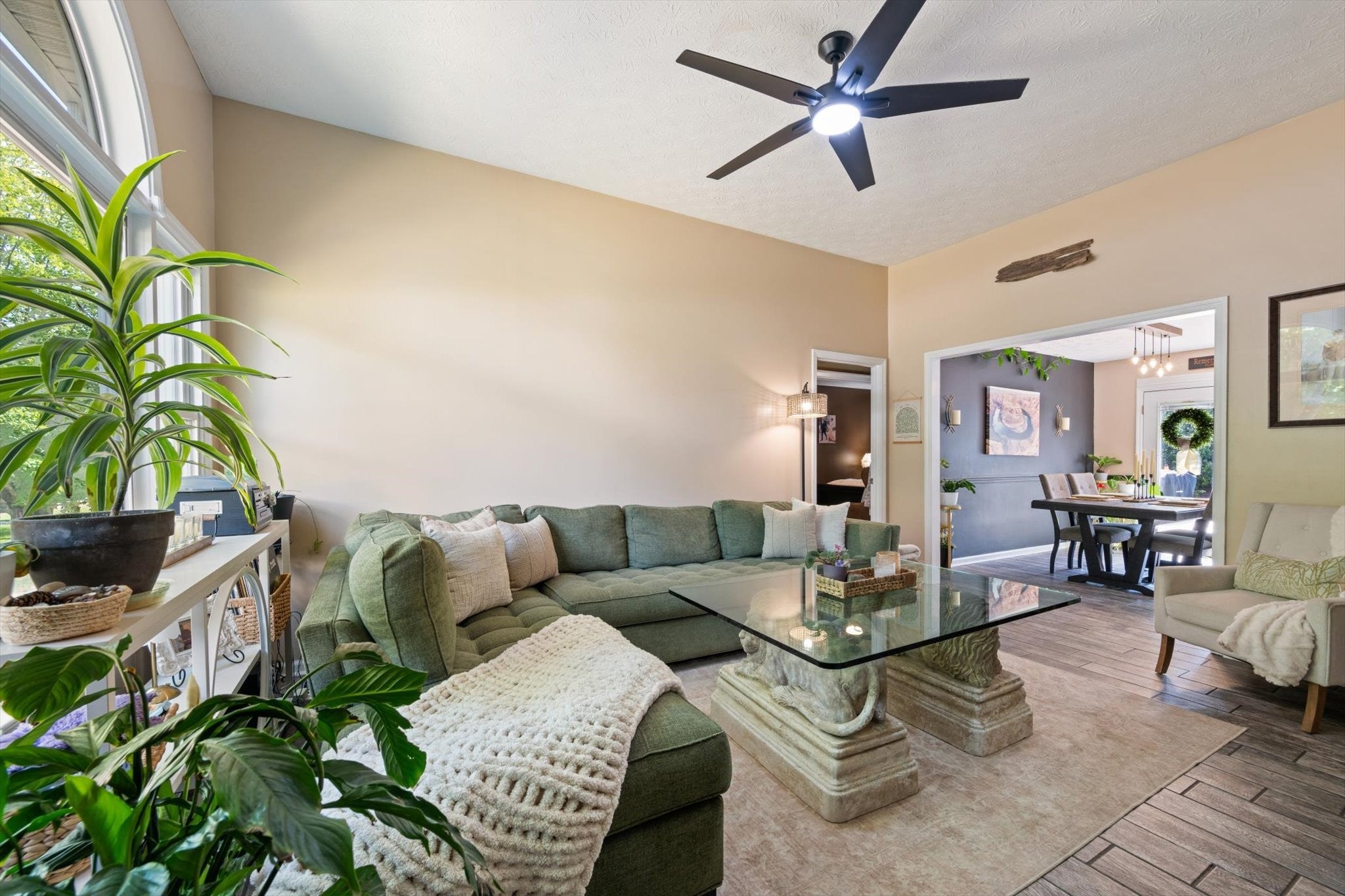 214 Oakdale Dr